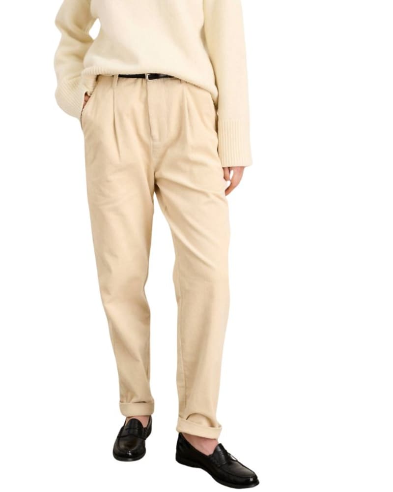 Front of a model wearing a size 12 Boy Pant In Rugged Corduroy In Almond Milk in Almond Milk by ALEX MILL. | dia_product_style_image_id:360685